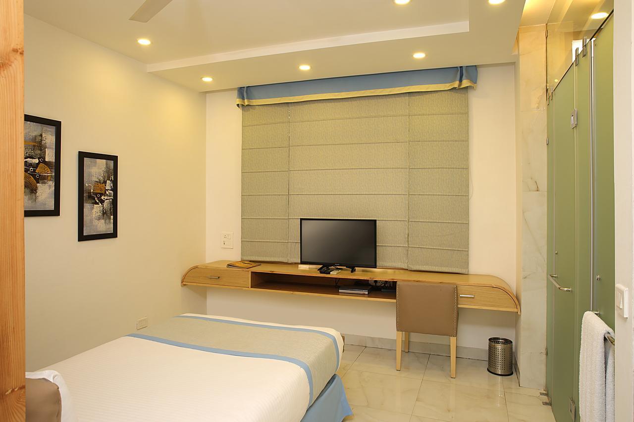 Ahuja Residency Dlf Phase 2 Hotel Gurgaon Luaran gambar