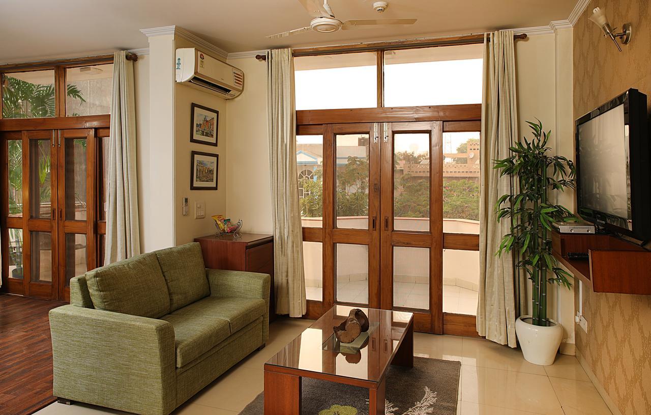 Ahuja Residency Dlf Phase 2 Hotel Gurgaon Luaran gambar